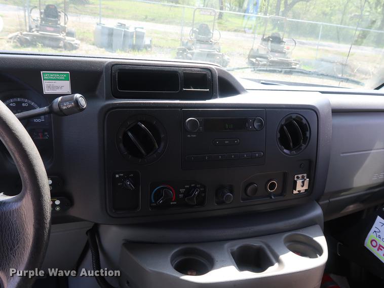 image for item DF3675 2009 Ford E350 Super Duty Extended van