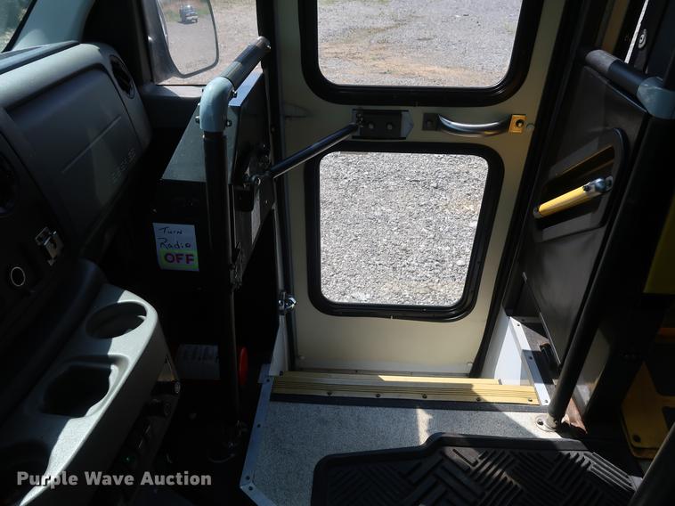 image for item DF3675 2009 Ford E350 Super Duty Extended van