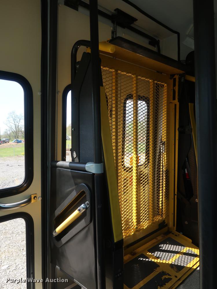 image for item DF3675 2009 Ford E350 Super Duty Extended van