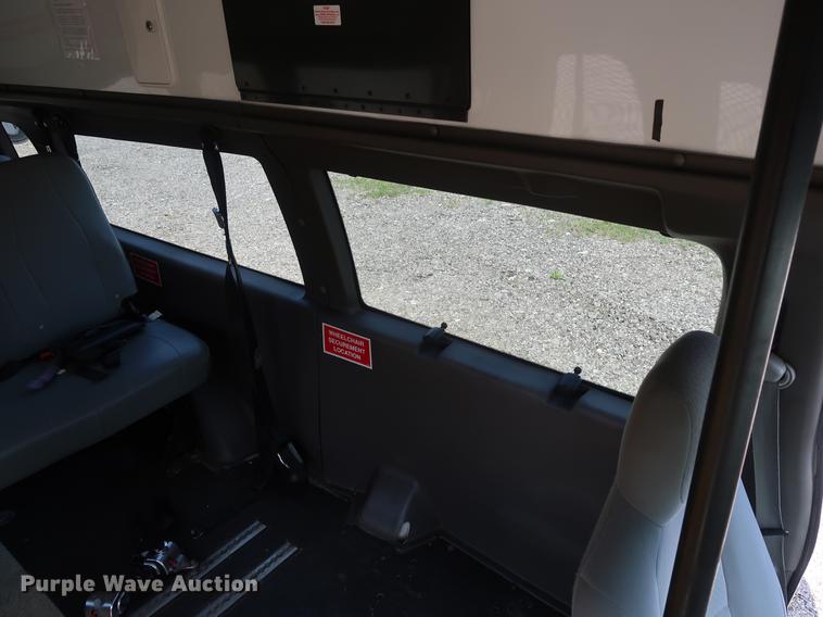 image for item DF3675 2009 Ford E350 Super Duty Extended van
