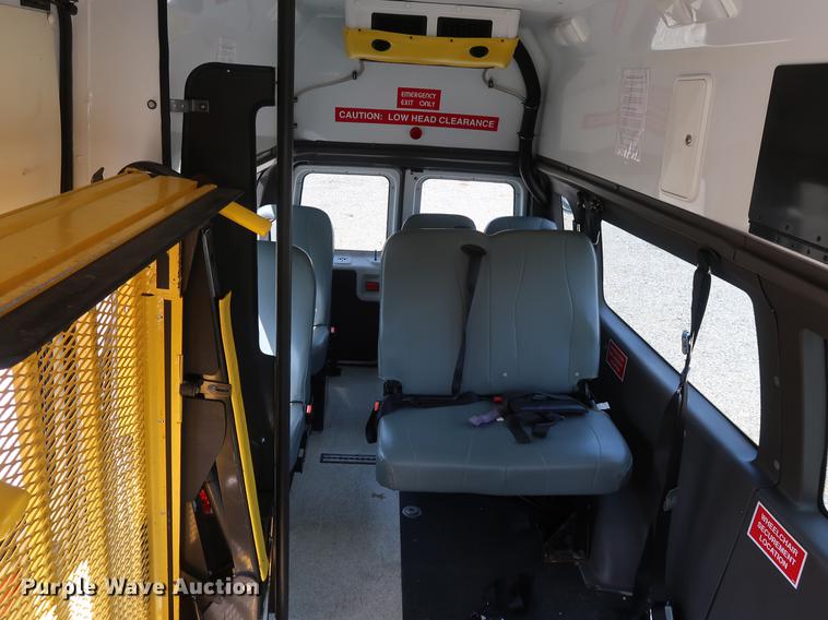 image for item DF3675 2009 Ford E350 Super Duty Extended van