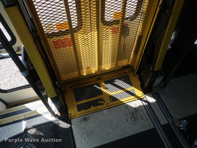 image for item DF3675 2009 Ford E350 Super Duty Extended van