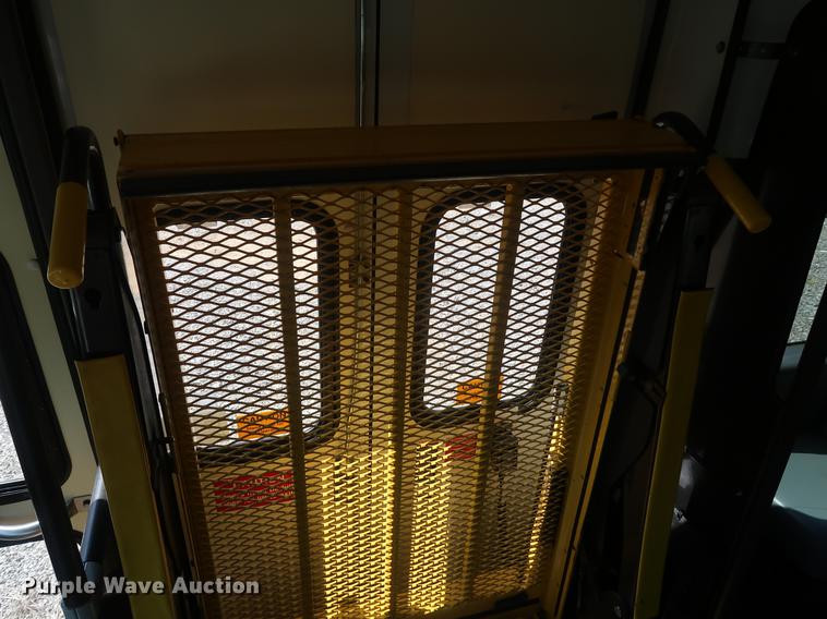 image for item DF3675 2009 Ford E350 Super Duty Extended van