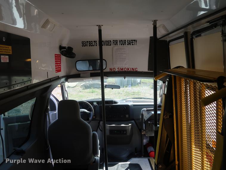 image for item DF3675 2009 Ford E350 Super Duty Extended van