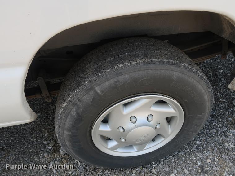 image for item DF3675 2009 Ford E350 Super Duty Extended van