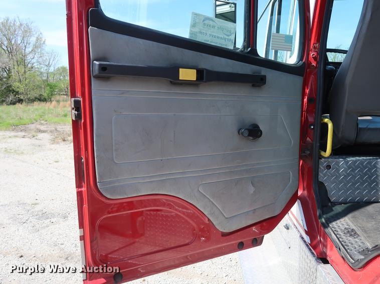 image for item DF3677 1995 Freightliner FL70 fire truck