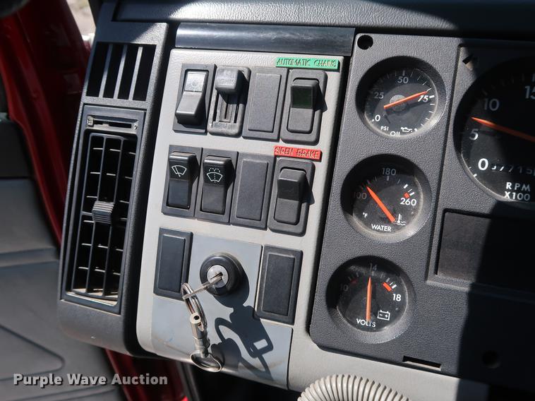 image for item DF3677 1995 Freightliner FL70 fire truck