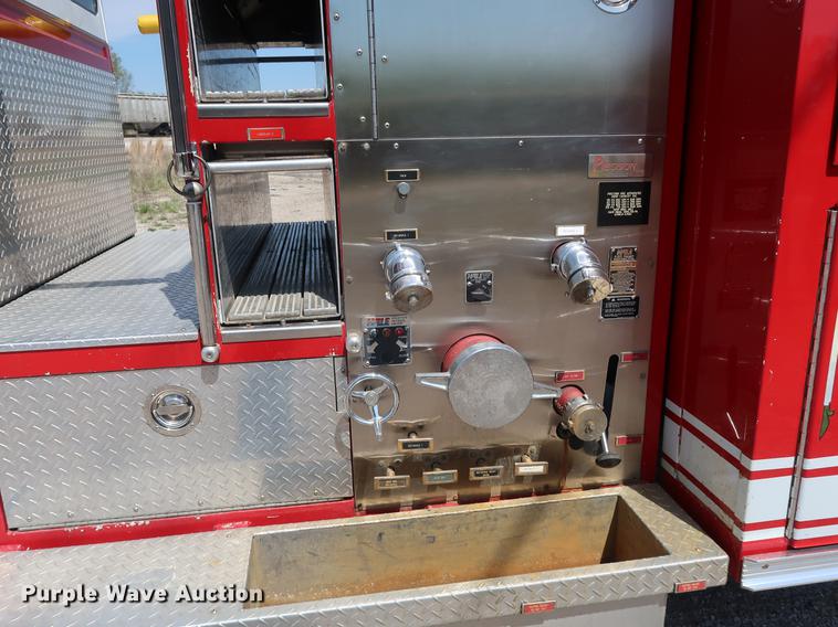 image for item DF3677 1995 Freightliner FL70 fire truck