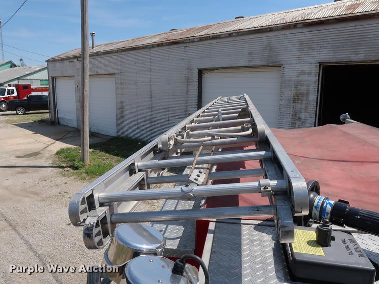 image for item DF3677 1995 Freightliner FL70 fire truck