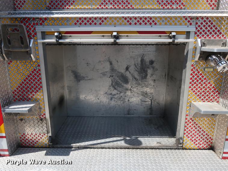 image for item DF3677 1995 Freightliner FL70 fire truck