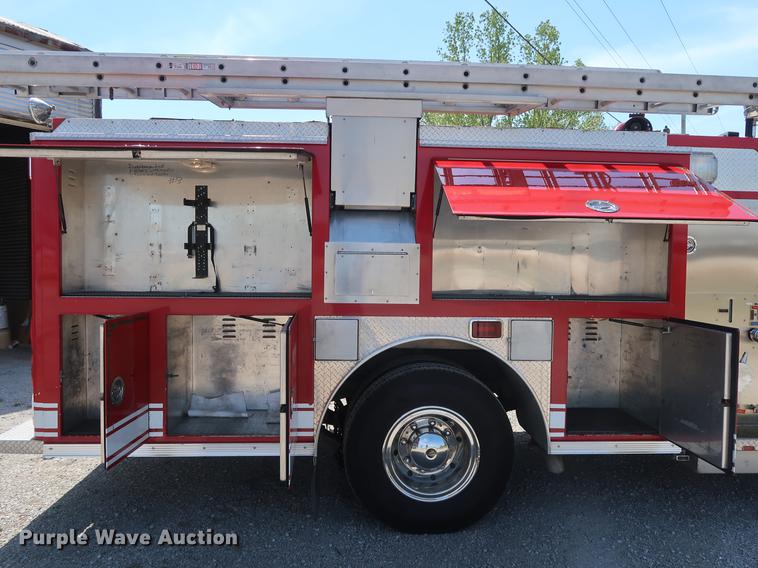 image for item DF3677 1995 Freightliner FL70 fire truck