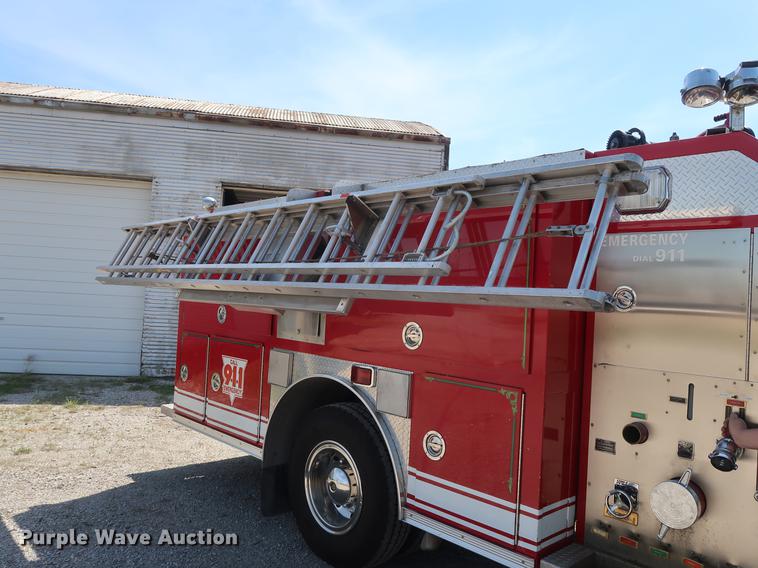 image for item DF3677 1995 Freightliner FL70 fire truck