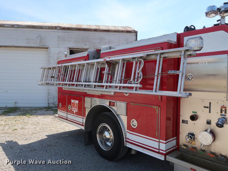 image for item DF3677 1995 Freightliner FL70 fire truck