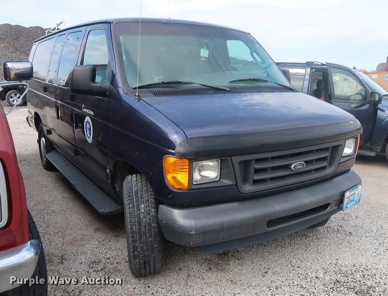 image for item DF3688 2003 Ford E350 Extended van