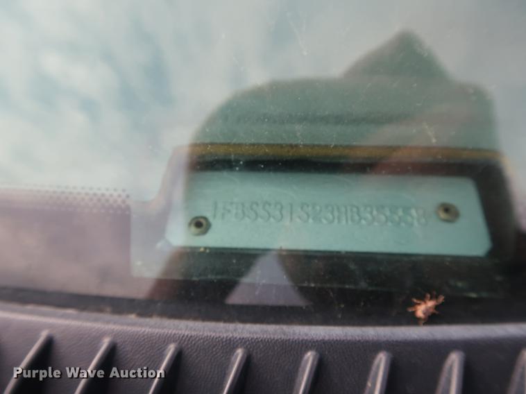 image for item DF3688 2003 Ford E350 Extended van