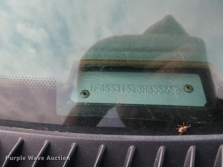 image for item DF3688 2003 Ford E350 Extended van