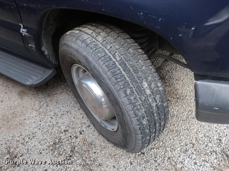 image for item DF3688 2003 Ford E350 Extended van