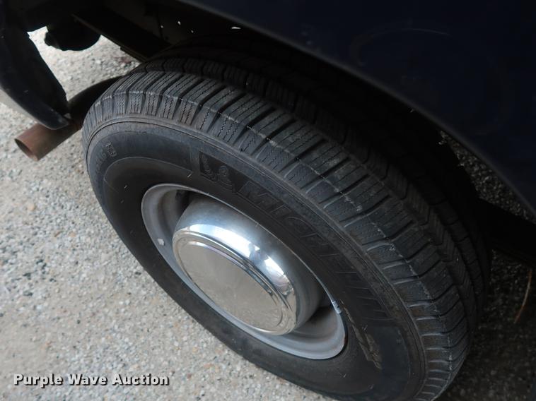 image for item DF3688 2003 Ford E350 Extended van