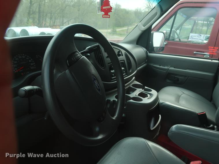 image for item DF3688 2003 Ford E350 Extended van