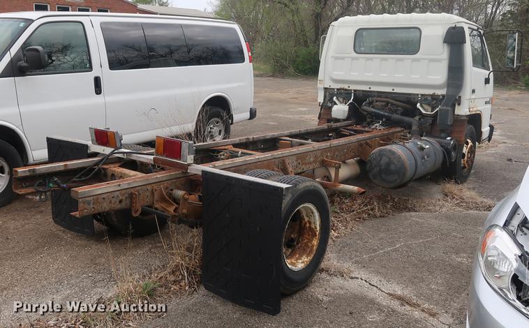 image for item DF3694 1990 Chevrolet 40 Tiltmaster truck cab and chassis