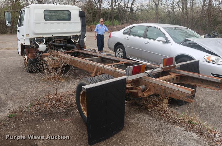 image for item DF3694 1990 Chevrolet 40 Tiltmaster truck cab and chassis