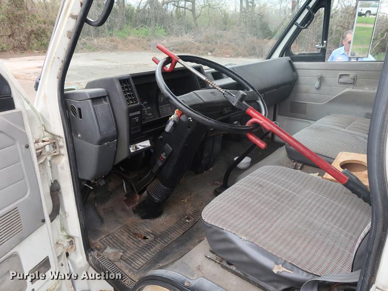 image for item DF3694 1990 Chevrolet 40 Tiltmaster truck cab and chassis