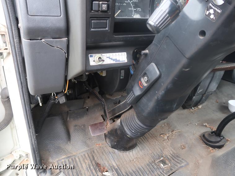 image for item DF3694 1990 Chevrolet 40 Tiltmaster truck cab and chassis