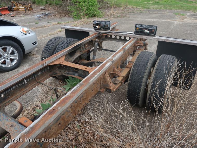 image for item DF3694 1990 Chevrolet 40 Tiltmaster truck cab and chassis