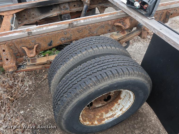 image for item DF3694 1990 Chevrolet 40 Tiltmaster truck cab and chassis