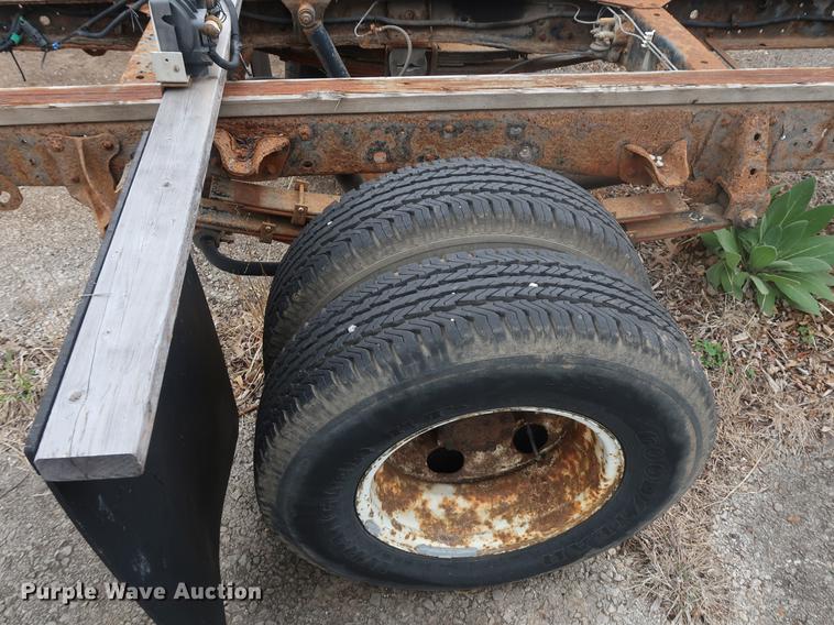 image for item DF3694 1990 Chevrolet 40 Tiltmaster truck cab and chassis