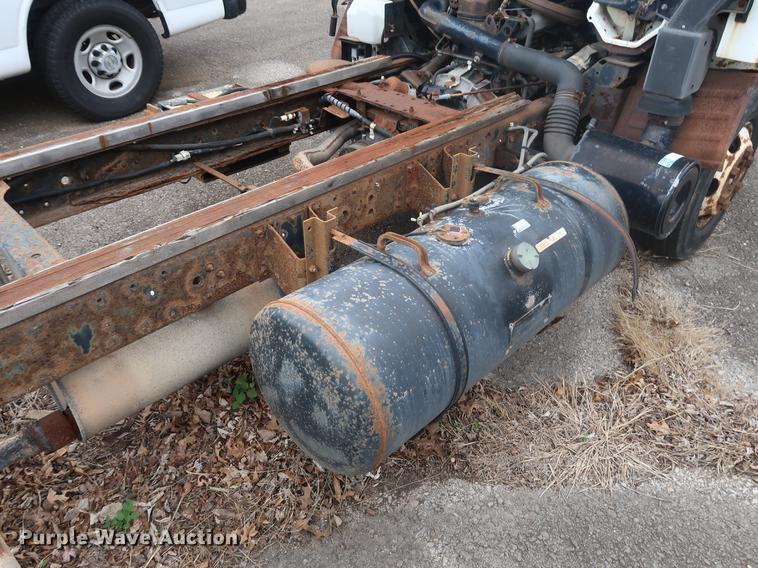 image for item DF3694 1990 Chevrolet 40 Tiltmaster truck cab and chassis