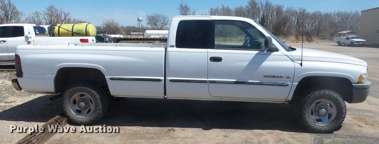 image for item DR9535 1998 Dodge Ram 1500 Club Cab pickup truck