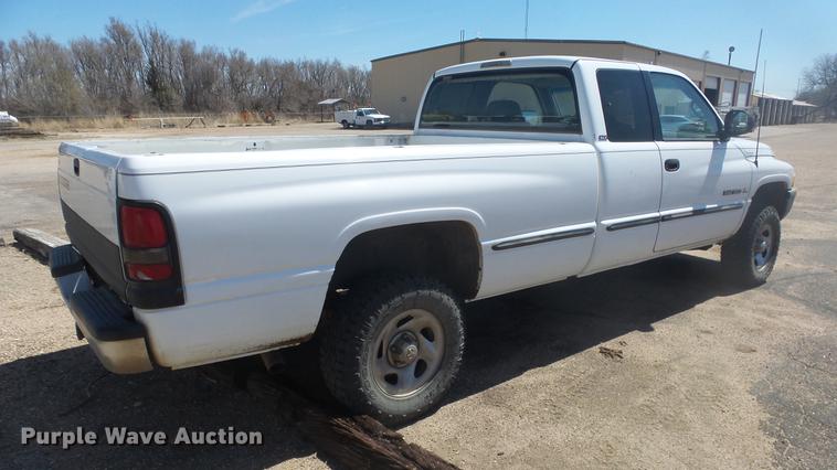 image for item DR9535 1998 Dodge Ram 1500 Club Cab pickup truck