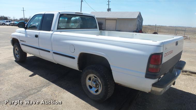 image for item DR9535 1998 Dodge Ram 1500 Club Cab pickup truck