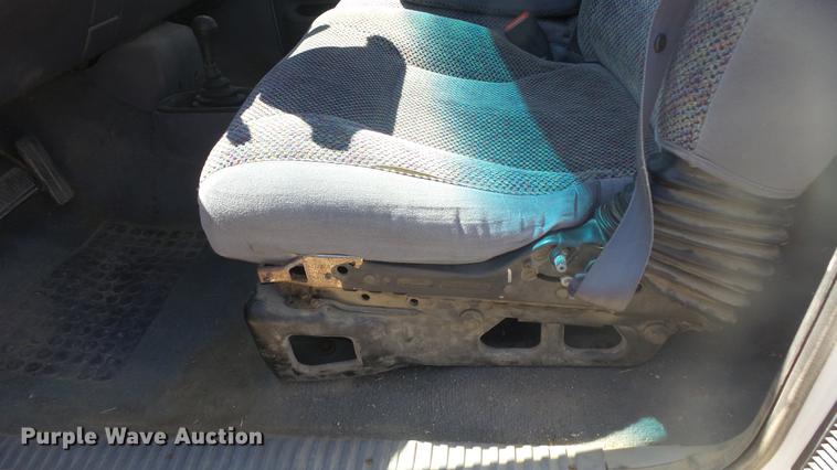 image for item DR9535 1998 Dodge Ram 1500 Club Cab pickup truck