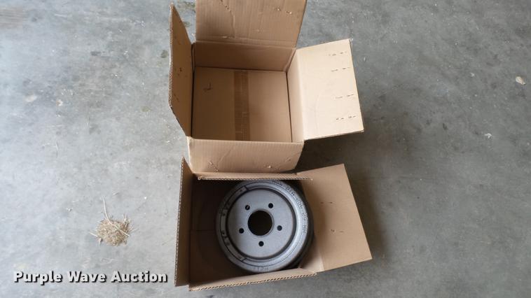 image for item DT9048 (2) rear drum brake assemblies