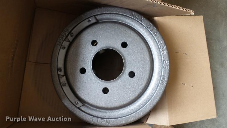 image for item DT9048 (2) rear drum brake assemblies