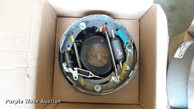 image for item DT9048 (2) rear drum brake assemblies
