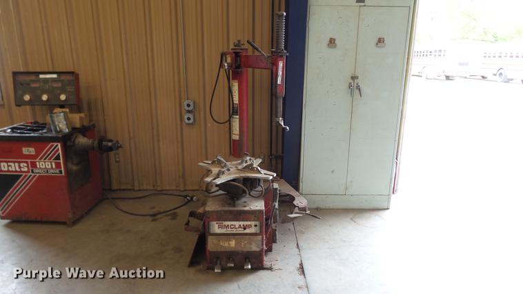 image for item DT9052 Coats rim clamp tire machine