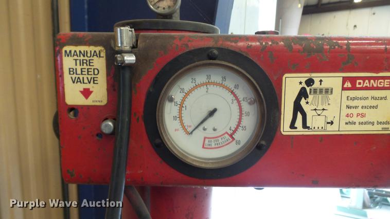 image for item DT9052 Coats rim clamp tire machine