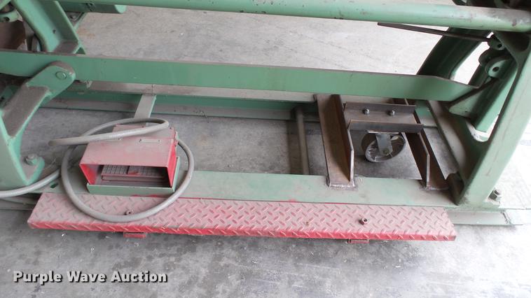 image for item DT9053 Lown B400 metal roller