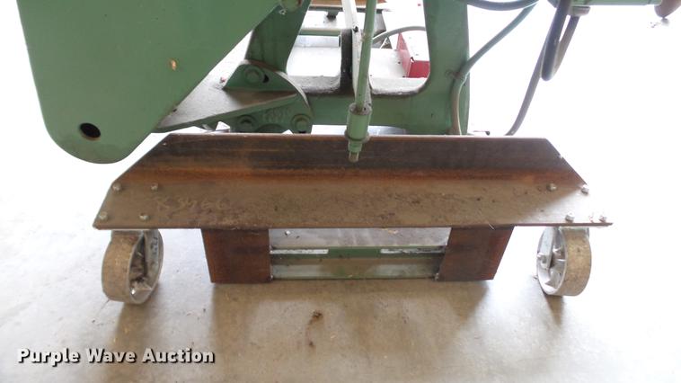 image for item DT9053 Lown B400 metal roller