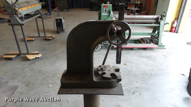 image for item DT9055 Drake 1 1/2 arbor press