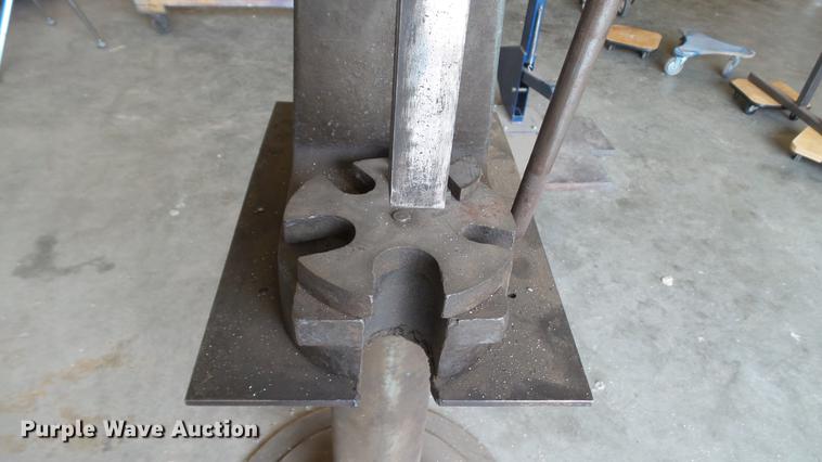 image for item DT9055 Drake 1 1/2 arbor press