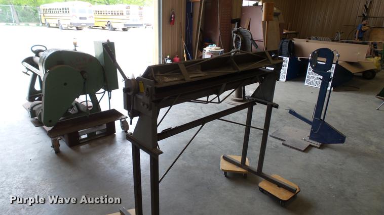 image for item DT9057 Sheet metal pan and box brake