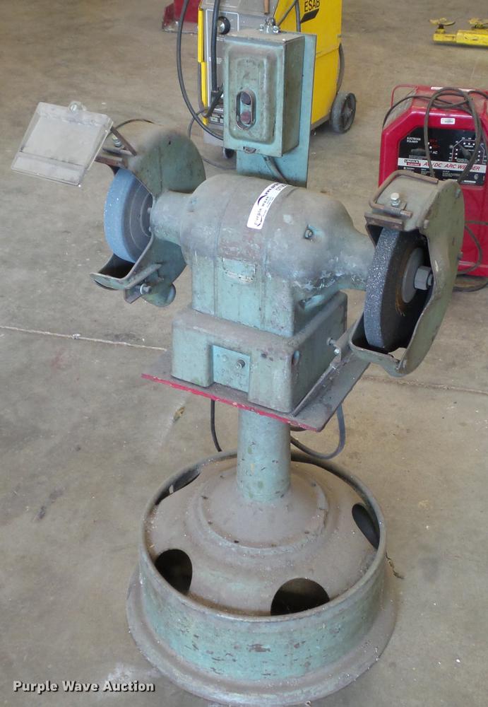 image for item DT9060 Dual wheel bench grinder