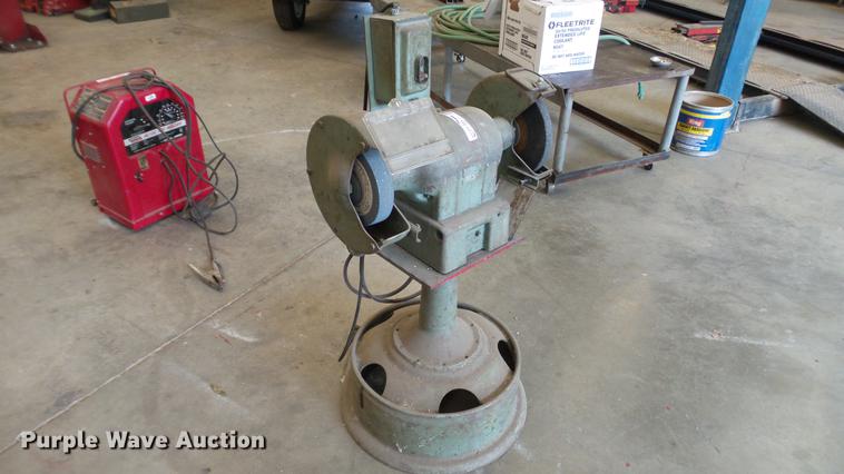 image for item DT9060 Dual wheel bench grinder