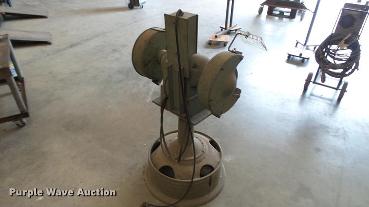 image for item DT9060 Dual wheel bench grinder