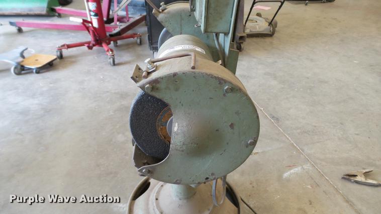 image for item DT9060 Dual wheel bench grinder