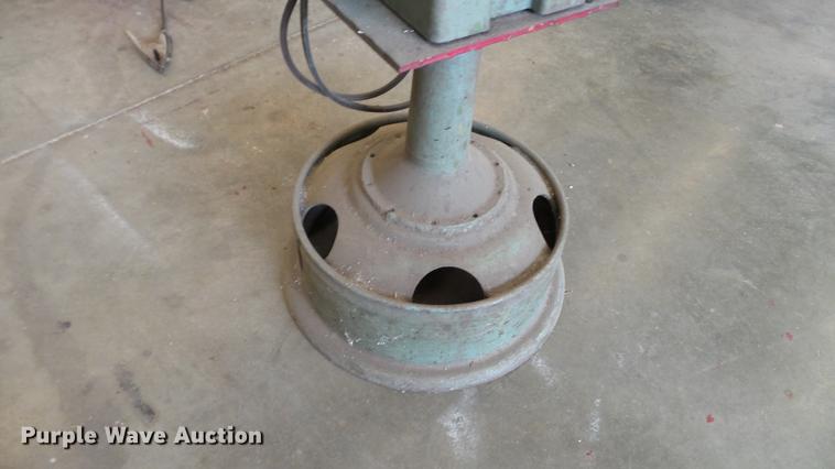 image for item DT9060 Dual wheel bench grinder